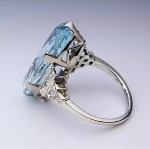 New Extra Large Oval Light Blue Ring - Picture 4 of 5